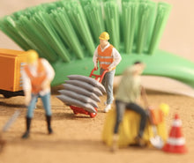 Load image into Gallery viewer, 1:64 Painted Figure Mini Model Miniature Resin Diorama Sand Road Repair Workers Collection