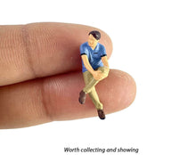 Load image into Gallery viewer, 1:64 Painted Figure Model Miniature Resin Diorama Sand Chat Group Furniture Set New