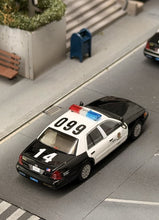 Load image into Gallery viewer, GOC 1:64 HEC LAPD Crown Victoria CV Police 099 Model Diecast Metal Car New Collection