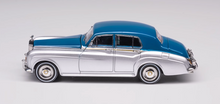 Load image into Gallery viewer, GFCC 1:64 Silver 1965 Silver Cloud III Luxury Model Diecast Metal Car New