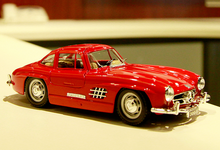 Load image into Gallery viewer, Bburago 1:24 Red 1954 300SL Classic Sports Model Toy Diecast Metal Car BN