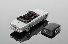 Load image into Gallery viewer, GFCC 1:64 Silver 1993 Corniche IV Drophead Luxury Model Diecast Metal Car