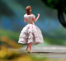 Load image into Gallery viewer, 1:64 Painted Figure Model Miniature Resin Diorama Sand Singing Dance Girl Beauty Collection