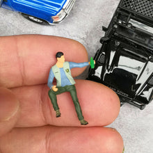 Load image into Gallery viewer, 1:64 Painted Figure Mini Model Miniature Resin Diorama Cheers Chat Drinking Man