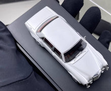 Load image into Gallery viewer, BSC 1:64 White 300SEL W109 AMG 6.8 Sedan Classic Model Diecast Metal Car New Collection