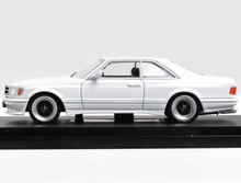 Load image into Gallery viewer, RM 1:64 White 560 SEC AMG W126 Coupe Sports Model Diecast Metal Car New