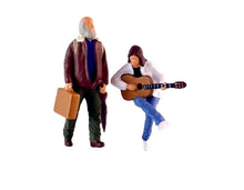 Load image into Gallery viewer, 1:64 Painted Figure Model Miniature Resin Diorama Sand Guitar Man Passersby Toy