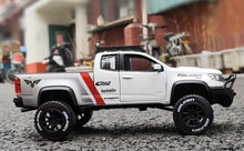 Load image into Gallery viewer, Maisto 1:27 2017 Colorado ZR2 Pickup Off Road Sports Model Diecast Metal Car