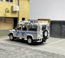 Load image into Gallery viewer, MINIGT 1:64 Defender 110 SUV Off Road Model Diecast Metal Car #558