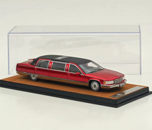 Load image into Gallery viewer, XG 1:64 Red Fleetwood Limousine Classic Luxury Model Diecast Metal Car New Collection