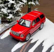 Load image into Gallery viewer, Masdi 1:64 Red 2005 Escalade Full Size SUV Sport Model Diecast Metal Car New Collection