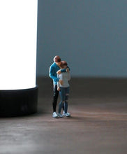 Load image into Gallery viewer, 1:64 Painted Figure Mini Model Miniature Resin Diorama Sand Cuddle Couple Lover