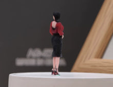 Load image into Gallery viewer, 1:64 Painted Figure Model Miniature Resin Diorama Toy Sand Elegant Beauty Lady