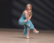 Load image into Gallery viewer, 1:24 Painted Figure Model Miniature Resin Diorama Blue Dress Lady Sitting Beauty