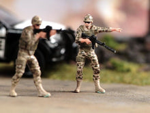 Load image into Gallery viewer, 1:64 Painted Figure Model Miniature Resin Diorama Sand Five Pieces Set Policeman New