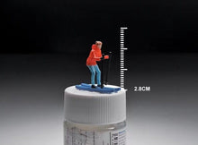 Load image into Gallery viewer, 1:64 Painted Figure Mini Model Miniature Resin Diorama Ski Snowboarding Skiers
