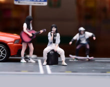 Load image into Gallery viewer, 1:64 Painted Figure Model Miniature Resin Diorama Toy Sand Street Singing Girl