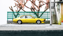 Load image into Gallery viewer, SW 1:64 Yellow E24 635 CSI Couple Classic Sports Model Diecast Metal Car New