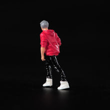 Load image into Gallery viewer, 1:64 Painted Figure Model Miniature Resin Diorama Sand Causual Boy Red Walking New