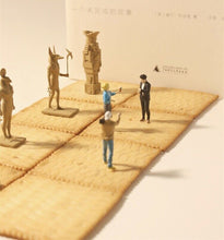 Load image into Gallery viewer, 1:64 Painted Figure Model Miniature Resin Diorama Interview Scenario Reporter