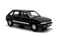 Load image into Gallery viewer, 1:76 1983 Master Hatchback Classic Sports Model Diecast Metal Car New