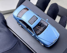 Load image into Gallery viewer, DCM 1:64 Blue M5 E39 Sedan Sports Model Diecast Metal Car BN