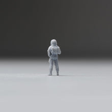 Load image into Gallery viewer, 1:64 Painted Unpainted Figure Model Miniature Resin Diorama Space Suit Astronaut New