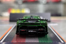 Load image into Gallery viewer, U2 1:64 Green SF90XX Stradale Racing Sports Model Diecast Resin Car New Collection