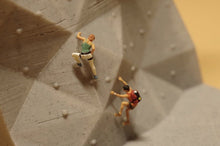 Load image into Gallery viewer, 1:64 Painted Figure Model Miniature Resin Diorama Sand Rock Climber 4 People SET