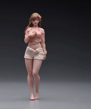 Load image into Gallery viewer, 1:24 Painted Figure Model Miniature Resin Diorama Cute Pretty Girl Lady Woman