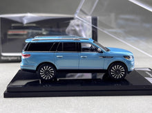 Load image into Gallery viewer, Shadow 1:64 Blue Navigator L Full Sized SUV Model Diecast Metal Car New Collection