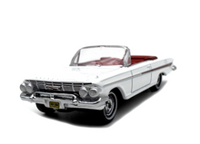 Load image into Gallery viewer, 1:87 White 1961 Chevrolet Oryx Convertible Sports Model Diecast Metal Car New Collection