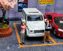 Load image into Gallery viewer, 1:64 Painted Figure Mini Model Miniature Resin Diorama Selfie Lady Man Couple