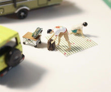 Load image into Gallery viewer, 1:64 Painted Figure Model Miniature Resin Diorama Sand Outdoor Picnic Camping