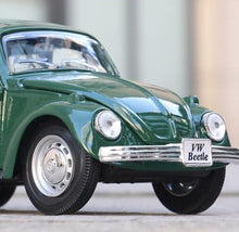 Load image into Gallery viewer, Maisto 1:24 Green VW Beetle Classic Sports Model Toy Diecast Metal Car BN