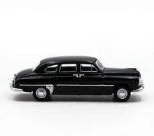 Load image into Gallery viewer, Perka 1:64 Black GAZ-12 ZIM Classic Vintage Model Diecast Metal Car BN