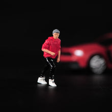 Load image into Gallery viewer, 1:64 Painted Figure Model Miniature Resin Diorama Sand Causual Boy Red Walking New