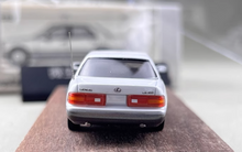 Load image into Gallery viewer, FW 1:64 White LS400 XF10 UCF10 Sedan Sports Model Diecast Metal Car New Collection