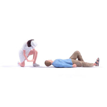 Load image into Gallery viewer, 1:64 Painted Figure Model Miniature Resin Diorama Sand Emergency Aid Lady Man