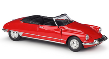 Load image into Gallery viewer, WELLY 1:24 DS 19 Cabriolet Convertible Sports Model Diecast Metal Car Display