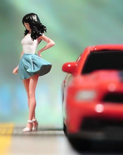 Load image into Gallery viewer, 1:64 Painted Figure Model Miniature Resin Diorama Sand Windward Standing Girl Collection