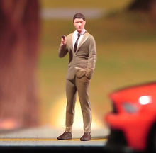 Load image into Gallery viewer, 1:64 Painted Figure Model Miniature Resin Diorama Sand Smoking Man Gentleman Toy Collection