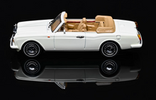 Load image into Gallery viewer, GFCC 1:64 White 1993 Corniche IV Drophead Convertible Model Diecast Metal Car