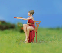 Load image into Gallery viewer, 1:64 Painted Figure Model Miniature Resin Diorama Sand Painter Artist Drawing Collection