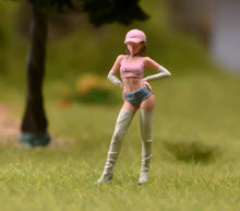 Load image into Gallery viewer, 1:24 Painted Figure Model Miniature Resin Diorama Sand Pink Cap Trendy Girl