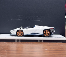 Load image into Gallery viewer, SUHE 1:64 White SP3 Daytona Red Seat Sports Model Diecast Resin Car New Collection