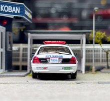 Load image into Gallery viewer, Rollin 1:64 White Auxiliary Police CV CROWN VICTORIA Model Diecast Metal Car