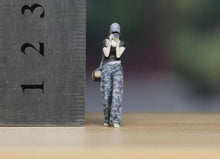 Load image into Gallery viewer, 1:64 Painted Figure Model Miniature Resin Diorama Sand Photographer Camera Girl