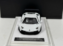 Load image into Gallery viewer, Onemodel 1:64 White LP700 Aventador LB SPLY Sports Model Diecast Resin Car New Collection
