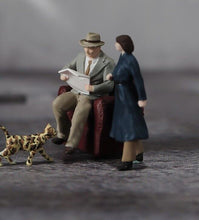 Load image into Gallery viewer, 1:64 Painted Figure Model Miniature Resin Diorama Sand Man Lady Cat Wind Coat New